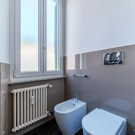 Guesthost - Vittorio Emanuele Elegant *