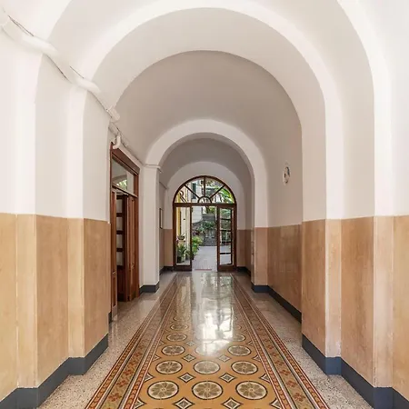 Guesthost - Vittorio Emanuele Elegant Appartement Rome
